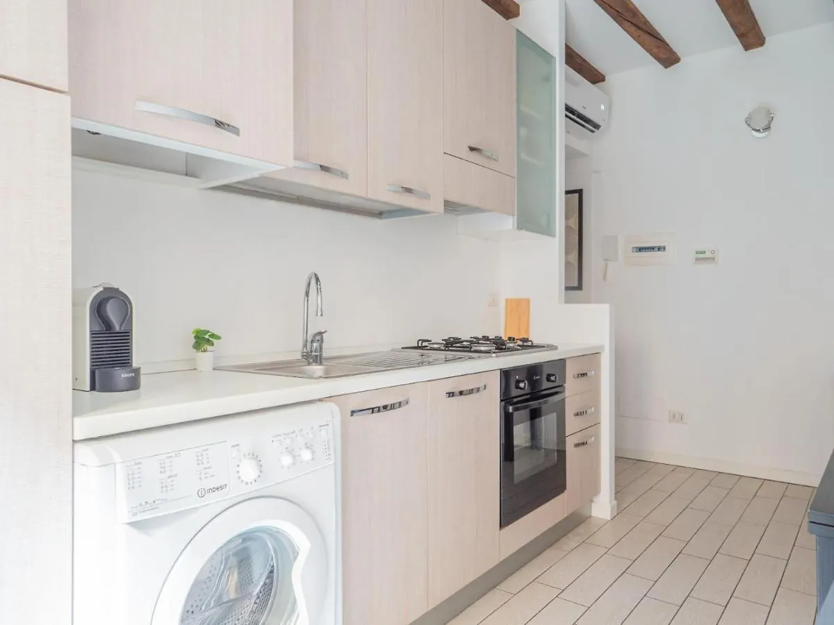 The Best Rent - Lovely One-Bedroom Apartment In Porta Venezia Milão